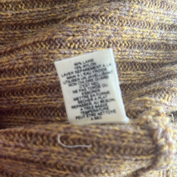 Woman’s cardigan size small brown yellow switcher - Picture 10 of 11